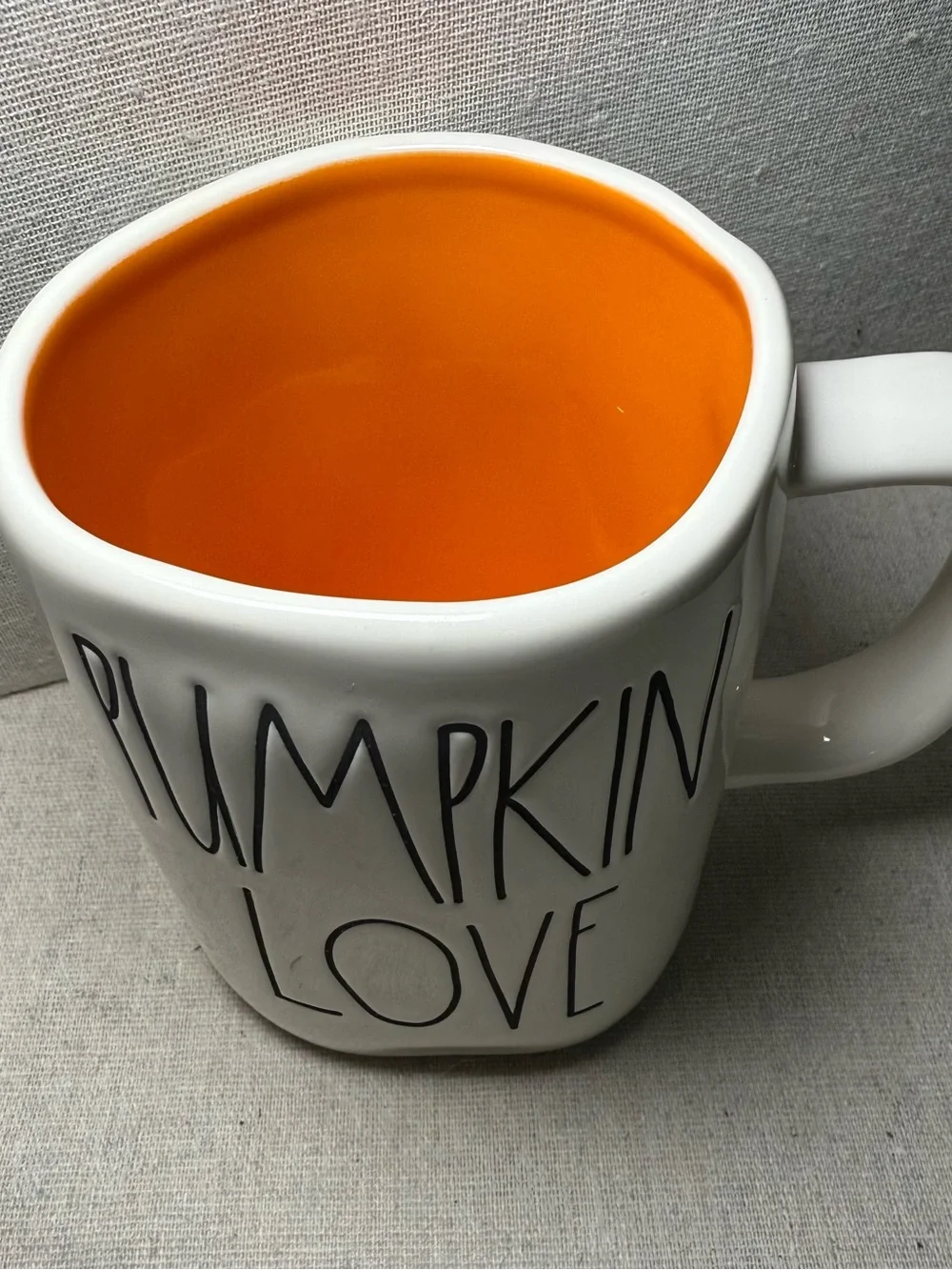 NWOT Rae Dunn PUMPKIN LOVE MUG